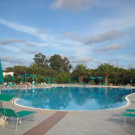 Il Borgo 3* אורוסיי